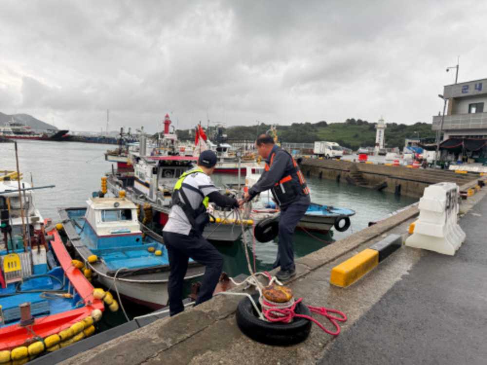 ▲ 설 연휴 민·관 합동 예방순찰 실시중인 모습 ⓒ여수해양경찰서
