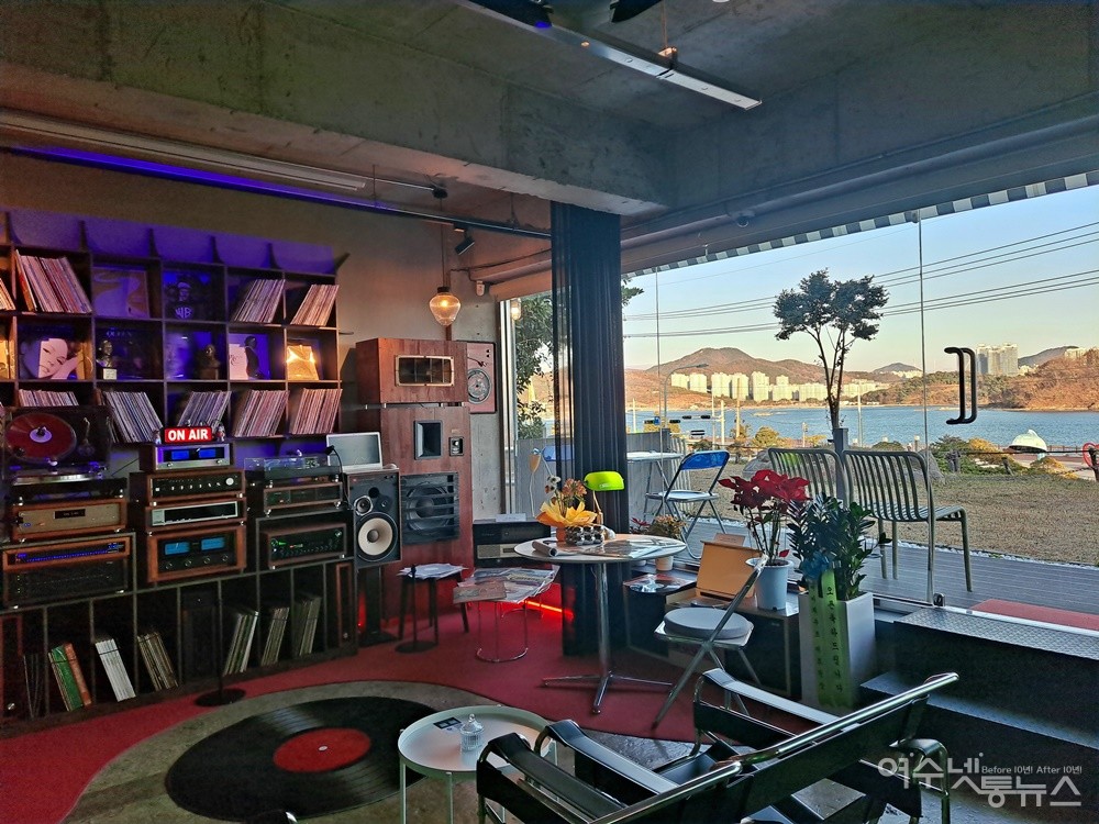 ▲ 소호동 레트로 감성카페 '아베크 소호' ⓒ조찬현