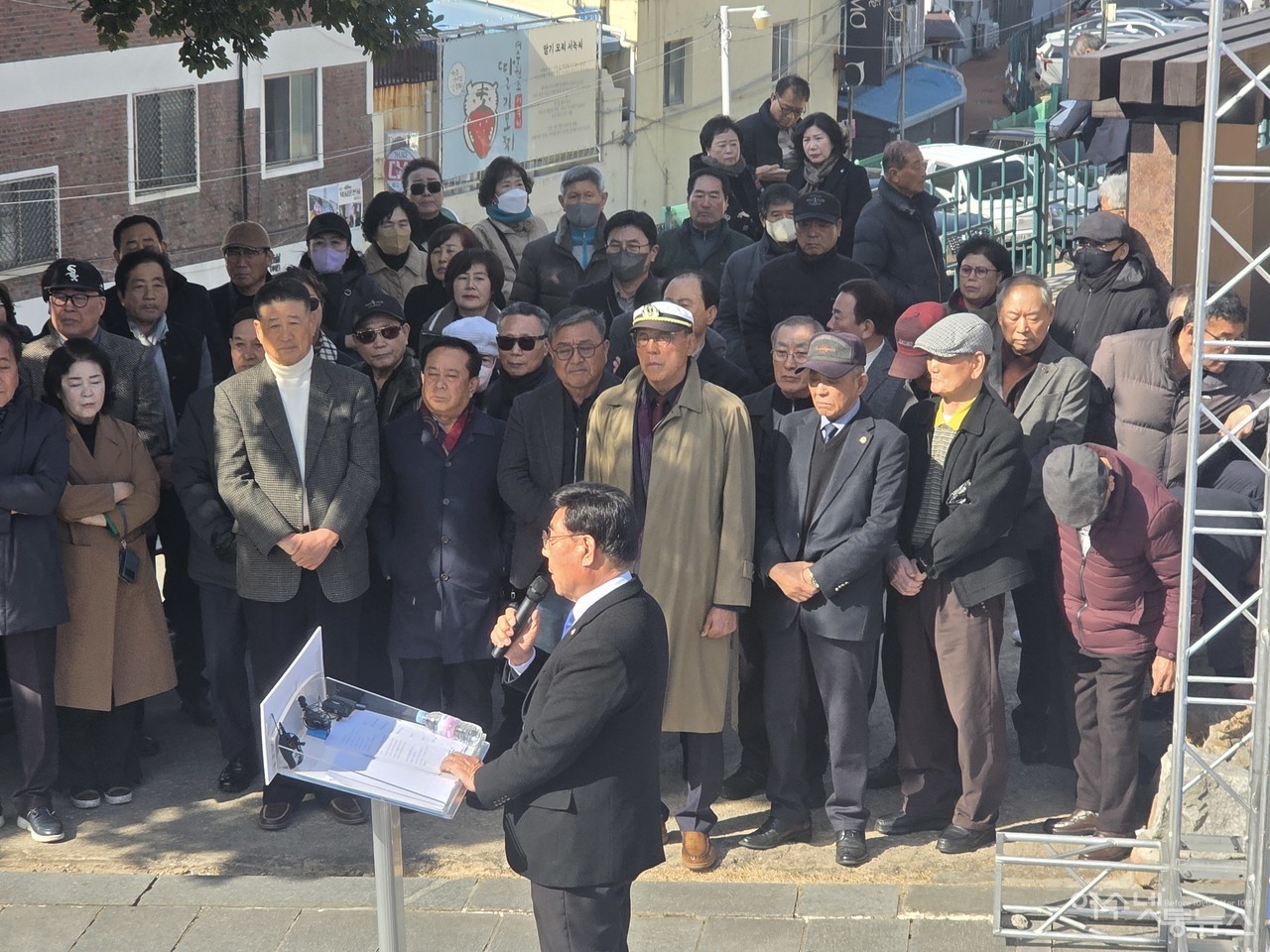 ▲ 시민과 함께하는 여수비전 설계 100일 출정 기자회견에 나선 김영규 예비후보 ⓒ심명남