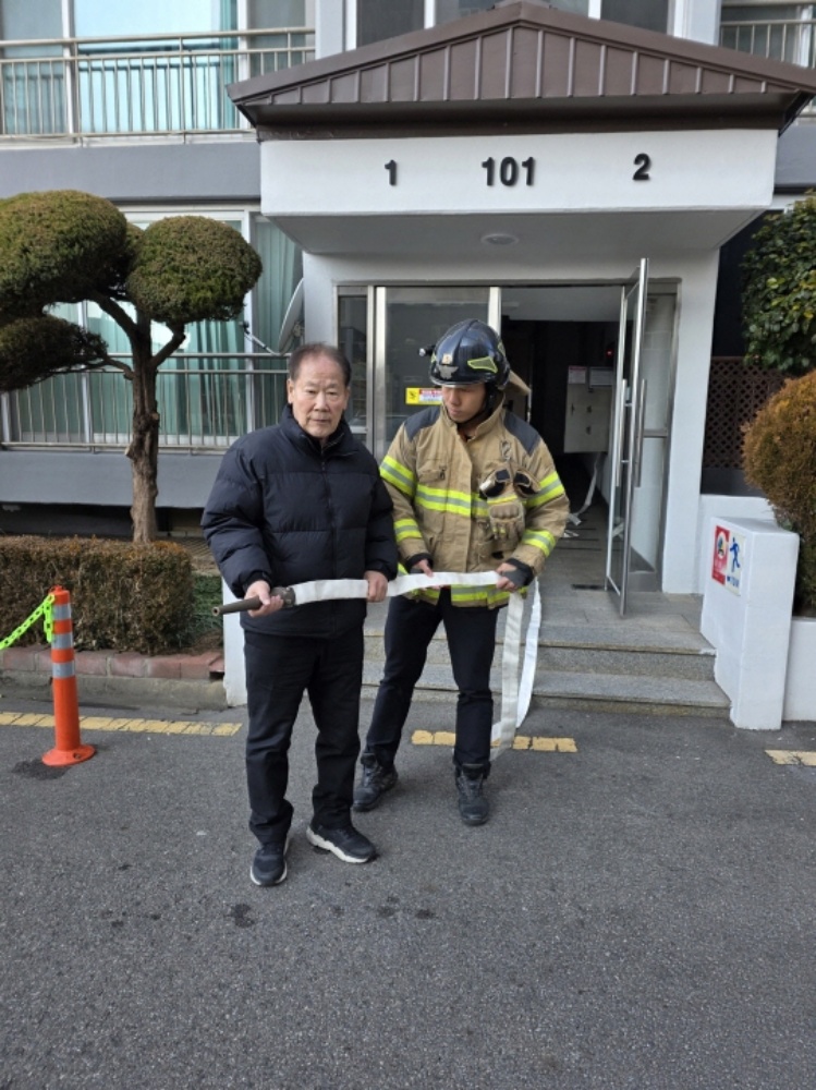 ▲ 옥내소화전 사용교육 모습 ⓒ여수소방서