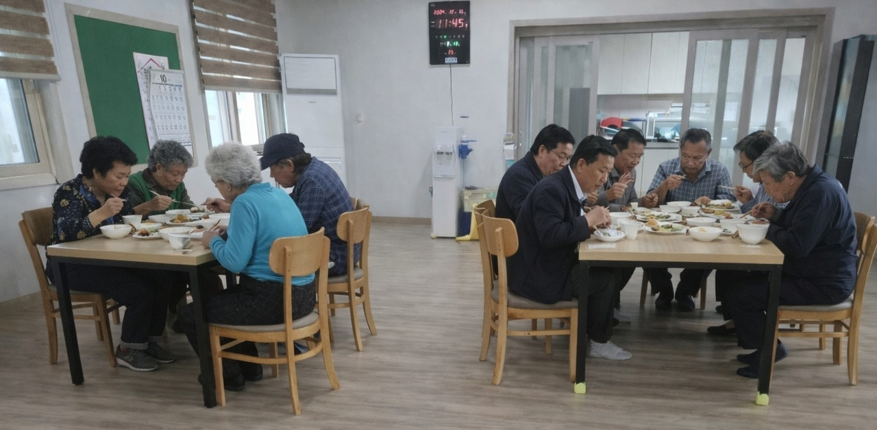 ▲ 경로당 식사 ⓒ전라남도
