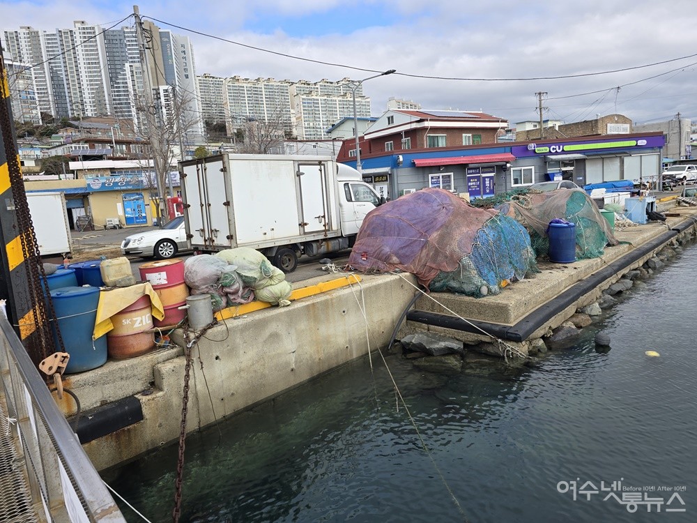 ▲ 방치된 불법 적치물 ⓒ조찬현
