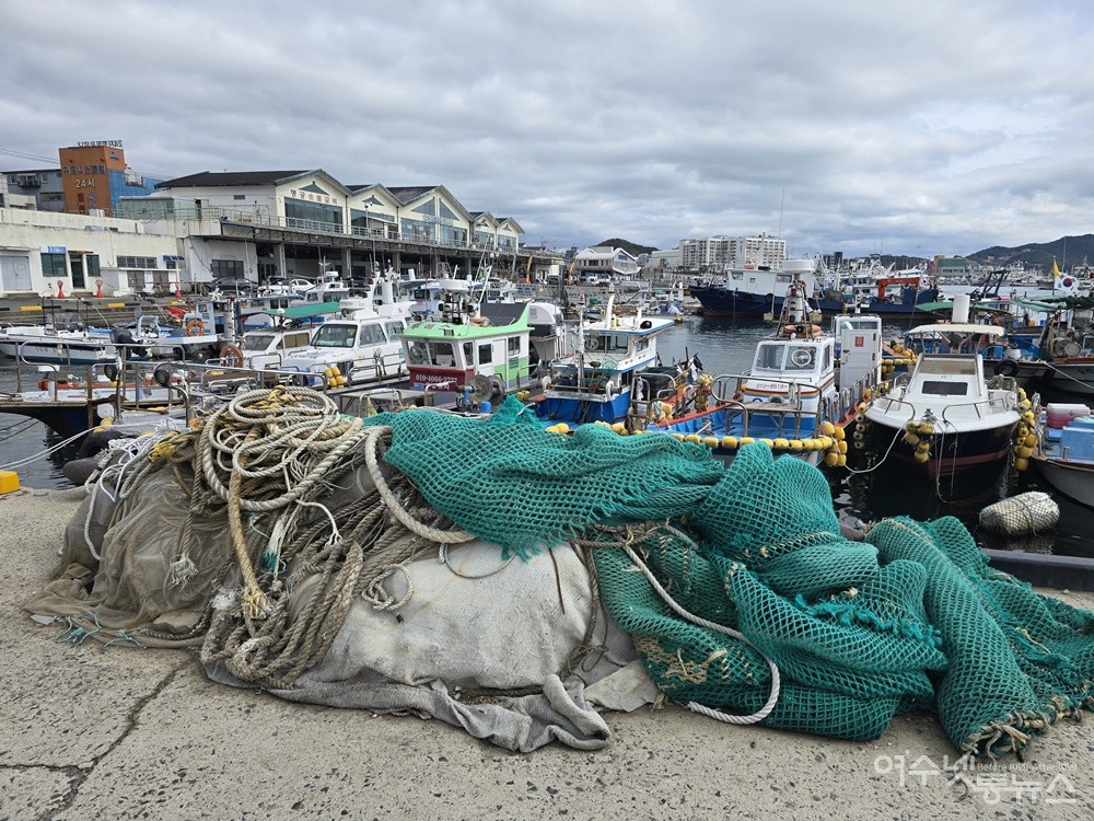 ▲ 방치된 불법 적치물 ⓒ조찬현