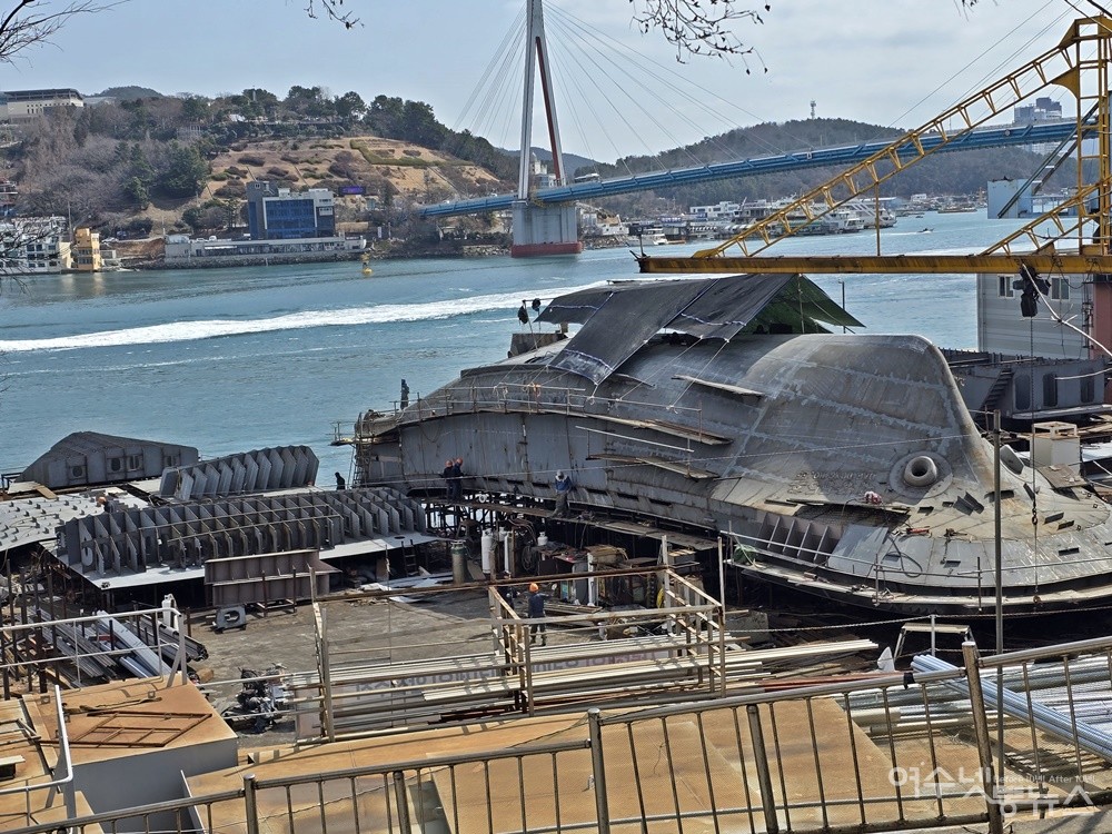 ▲ 여수 남산동 조선소 그라인딩 작업 ⓒ조찬현