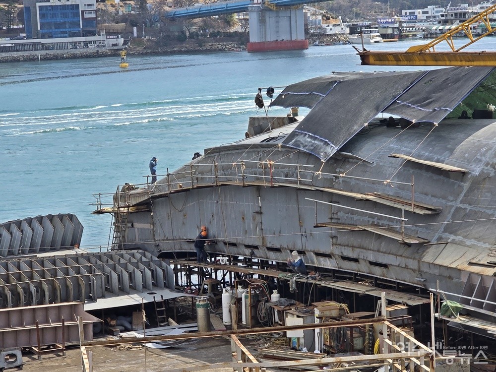 ▲ 여수 남산동 조선소 그라인딩 작업 ⓒ조찬현
