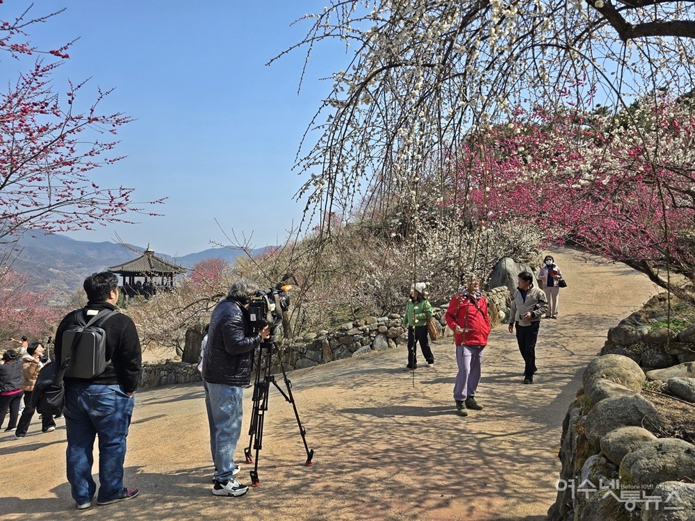 ▲ 방송국에서 취재를 하고 있는 모습 ⓒ조찬현