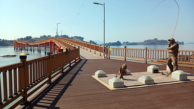 ▲ 대여자도와 소여자도를 잇는 연육교 모습 ⓒ오문수